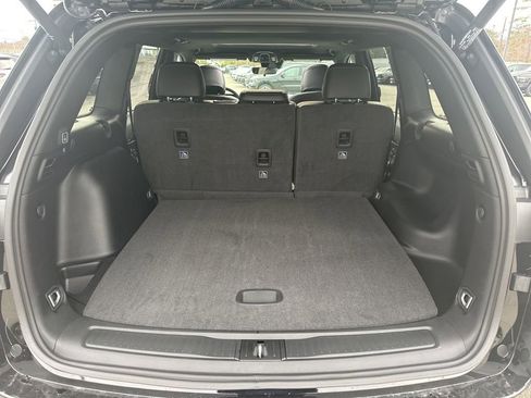 New 2025 Jeep Grand Cherokee Altitude image 24