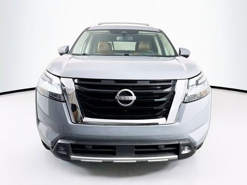 Used 2022 Nissan Pathfinder Platinum w/ Lighting Package (N93) image 2