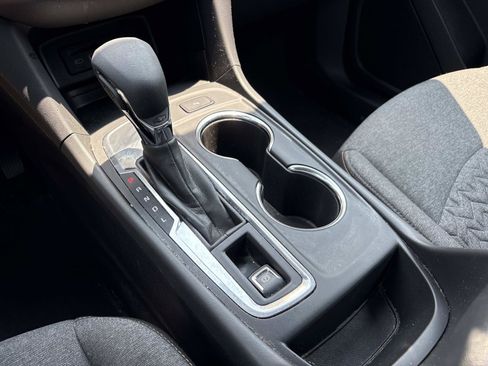 Used 2024 Chevrolet Equinox LT FWD image 25
