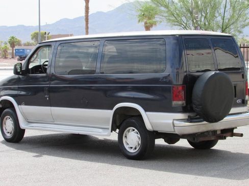 Used 2003 Ford E-150 and Econoline 150 Wagon image 5