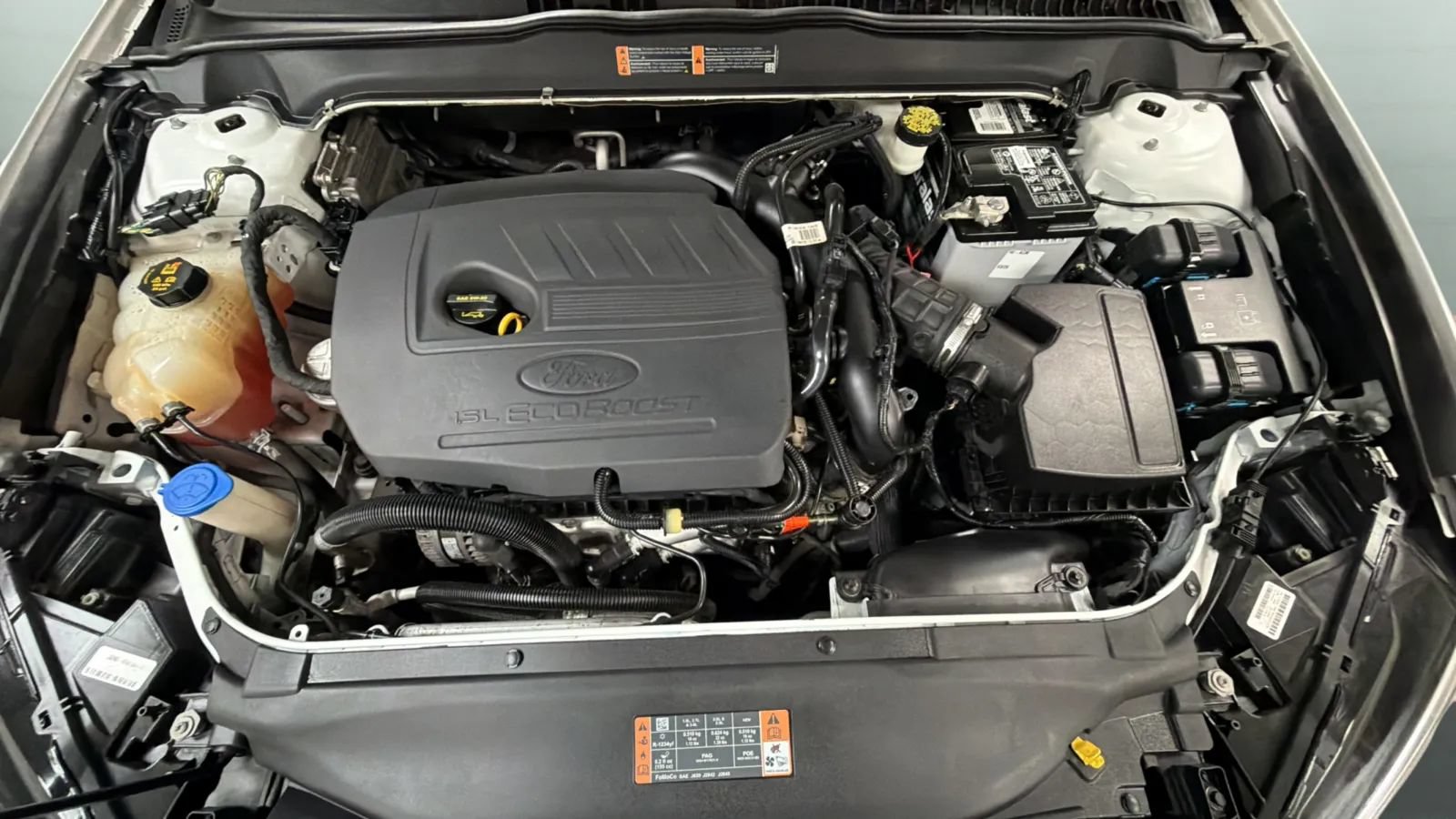 Used 2018 Ford Fusion SE w/ Fusion SE Technology Package FWD image 23