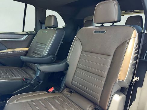 New 2026 GMC Acadia Denali Ultimate w/ LPO, Floor Liner Package FWD image 16