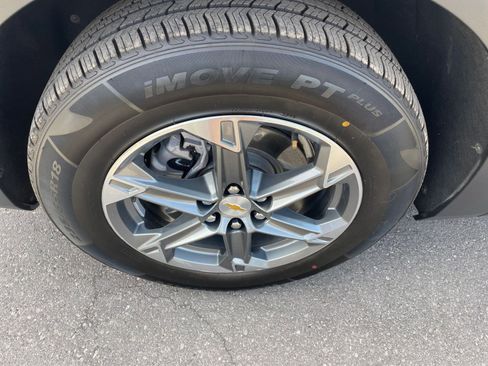 Used 2025 Chevrolet Blazer LT FWD image 31