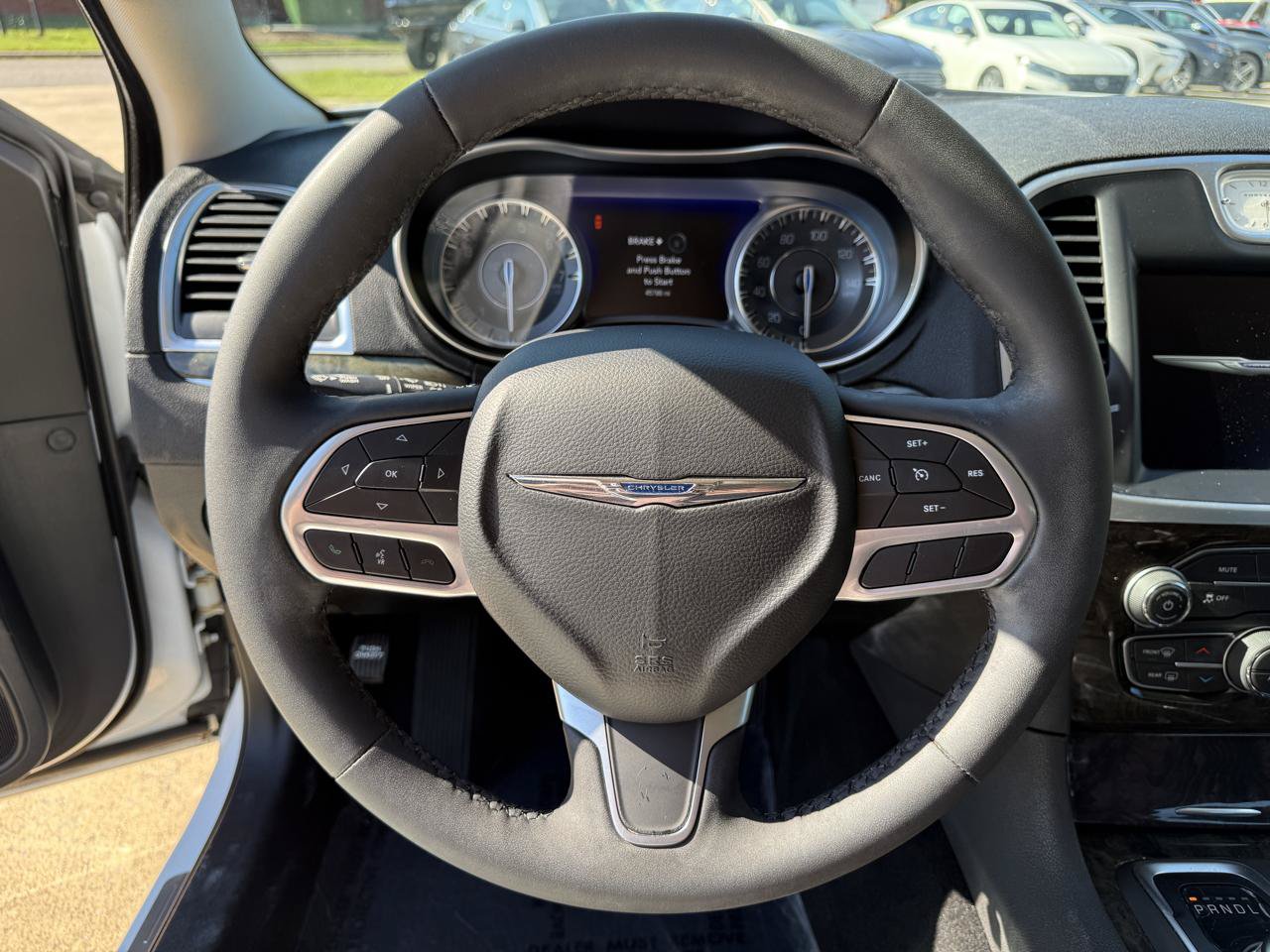 Used 2023 Chrysler 300 Touring L w/ Comfort Group RWD image 12