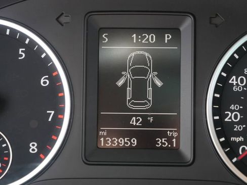 Used 2017 Volkswagen Tiguan Wolfsburg Edition image 27