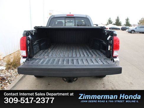 Used 2017 Toyota Tacoma SR5 w/ Tow Package image 6