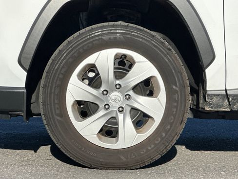 Used 2025 Toyota RAV4 LE image 22