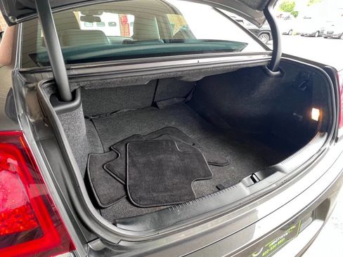 Used 2018 Chrysler 300 S image 16