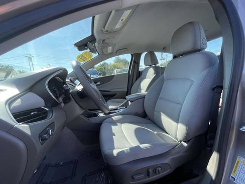 Used 2025 Chevrolet Malibu LT FWD image 16