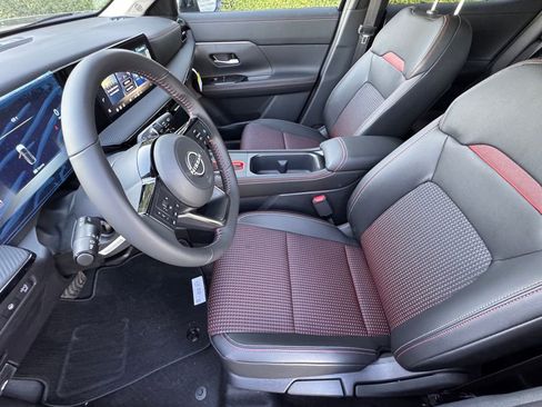 New 2026 Nissan Kicks SR w/ Cold Weather Package image 9