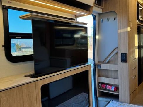 Used 2024 Mercedes-Benz Sprinter 3500 image 8