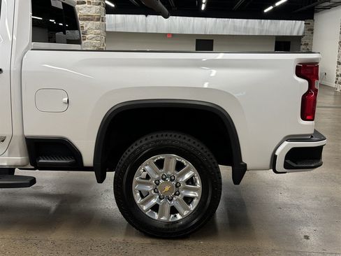 Used 2024 Chevrolet Silverado 2500 High Country w/ Technology Package AWD/4WD image 8