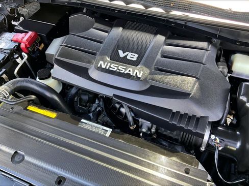 Used 2020 Nissan Titan SV w/ SV Convenience Package RWD image 33