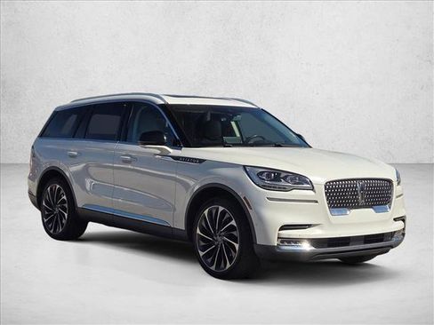 Used 2020 Lincoln Aviator Reserve w/ Equipment Group 202A image 3
