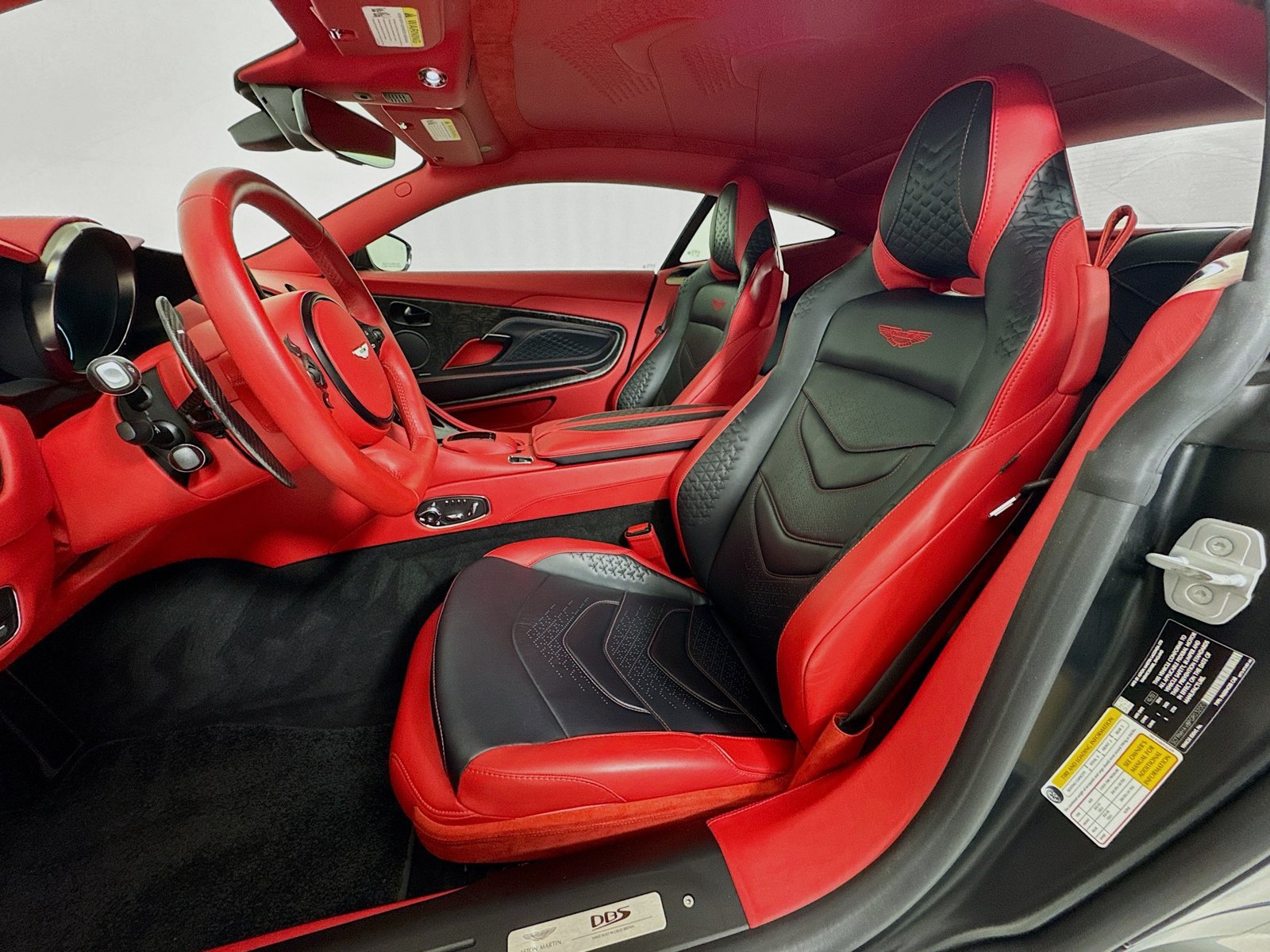 Used 2023 Aston Martin DBS Coupe RWD image 20