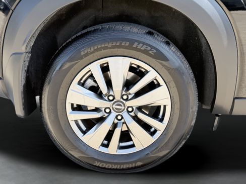 Used 2025 Nissan Pathfinder S FWD image 12
