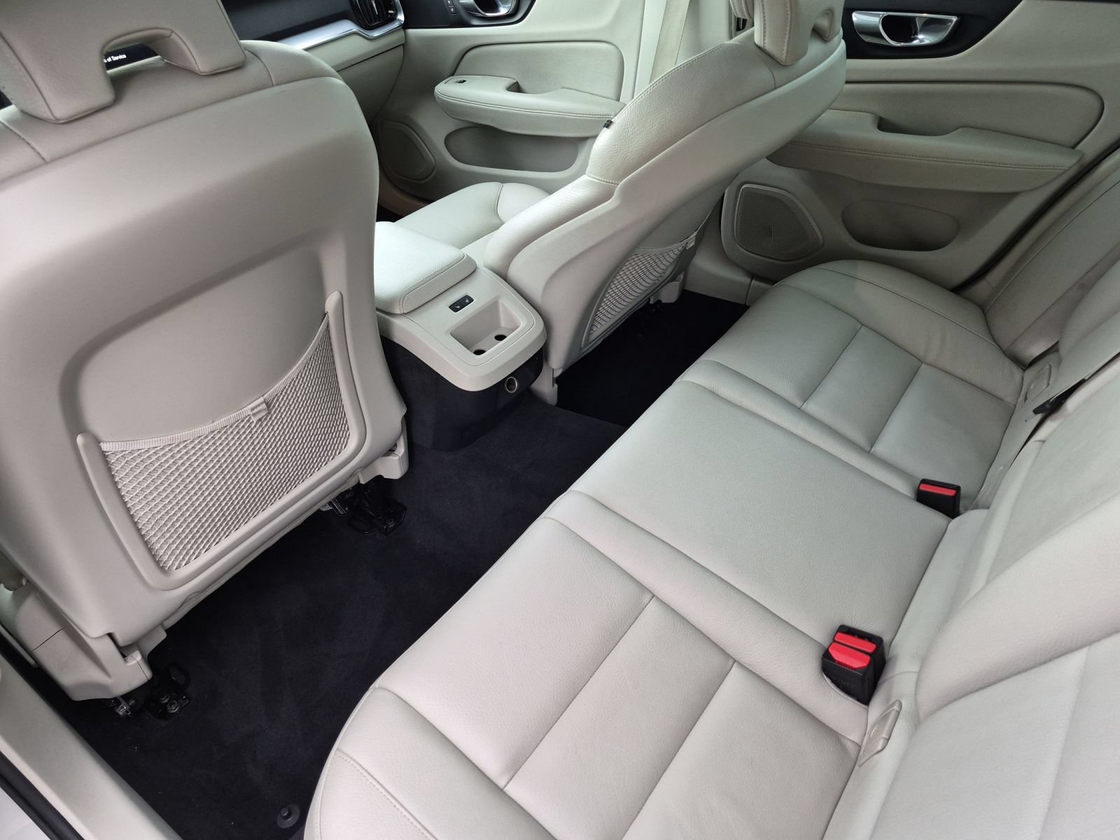 Used 2019 Volvo S60 T6 Momentum w/ Premium Package AWD/4WD image 28