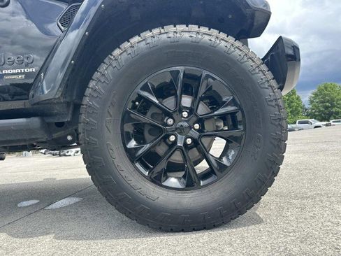 Used 2022 Jeep Gladiator Overland AWD/4WD image 12