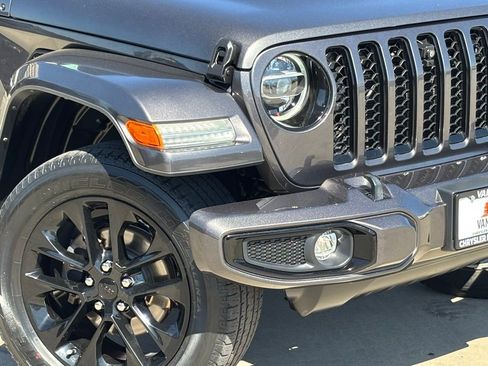 Used 2021 Jeep Gladiator Overland image 9
