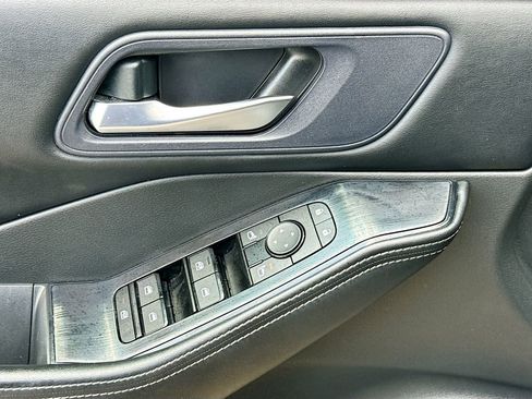 Certified 2024 Nissan Rogue SV AWD/4WD image 22