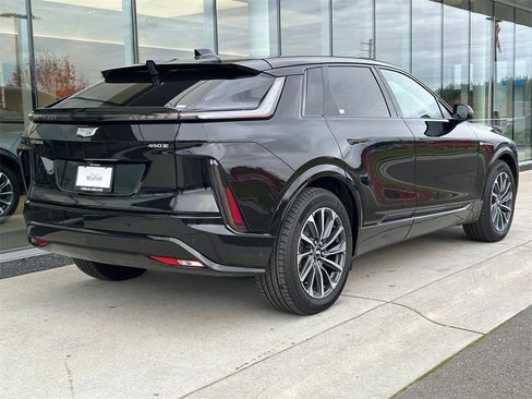 Used 2025 Cadillac Lyriq Sport image 5
