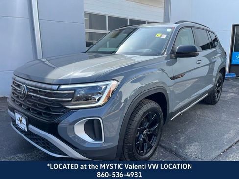 Used 2024 Volkswagen Atlas Peak Edition SEL image 1