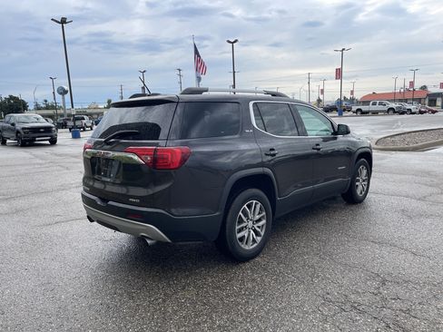 Used 2017 GMC Acadia SLE w/ Driver Alert Package I AWD/4WD image 4