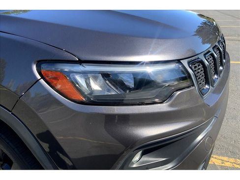 Used 2023 Jeep Compass Altitude image 28