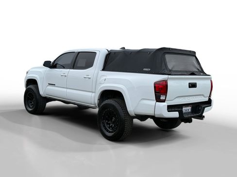 Used 2020 Toyota Tacoma SR5 image 3