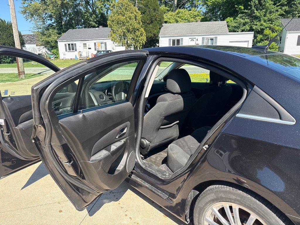 Used 2011 Chevrolet Cruze LT FWD image 12