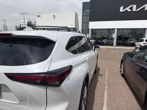 Used 2026 Toyota Highlander Platinum image 10