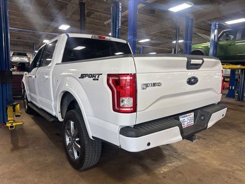 Used 2015 Ford F150 XLT w/ Equipment Group 302A Luxury image 10