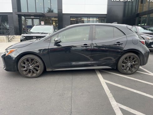 Used 2021 Toyota Corolla XSE image 3