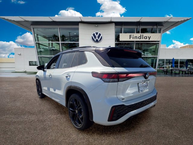 New 2026 Volkswagen Tiguan SE R-Line FWD image 3