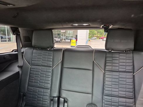 Used 2023 Cadillac Escalade Premium Luxury Platinum AWD/4WD image 31