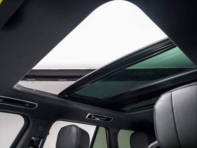 New 2026 Land Rover Range Rover SE AWD/4WD image 13