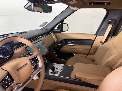 New 2025 Land Rover Range Rover Long Wheelbase SE image 17