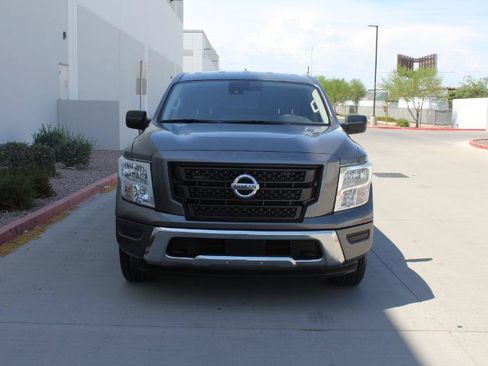 Used 2022 Nissan Titan SV AWD/4WD image 2