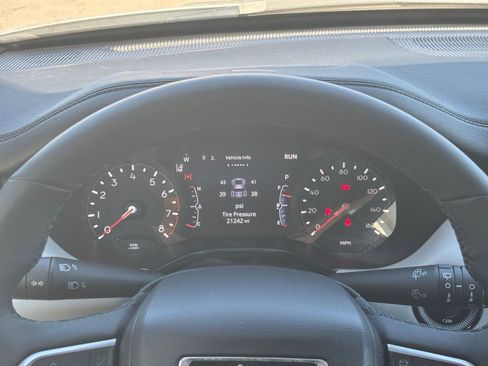 Used 2025 Jeep Compass Limited AWD/4WD image 41