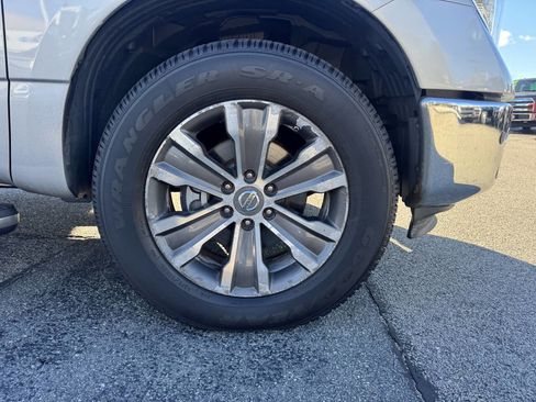 Used 2017 Nissan Titan SL image 15