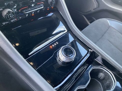 Used 2023 Jeep Grand Cherokee L Laredo image 22