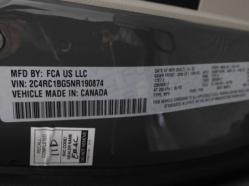 Used 2022 Chrysler Pacifica Touring-L FWD image 48