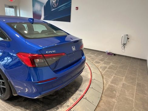 Used 2023 Honda Civic Sport image 5