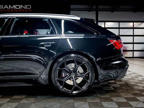 Used 2024 Audi RS 6 performance image 12