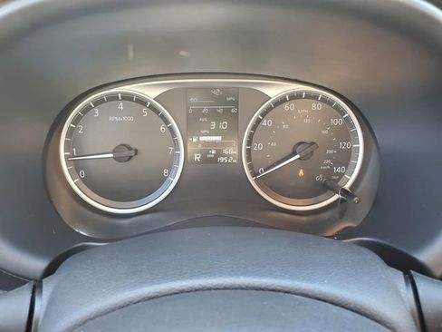 Certified 2025 Nissan Kicks Play S image 30