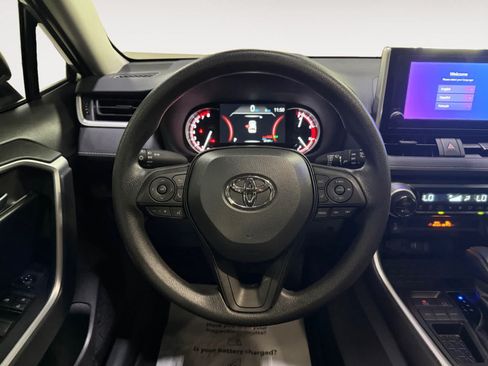 Used 2025 Toyota RAV4 XLE FWD image 19