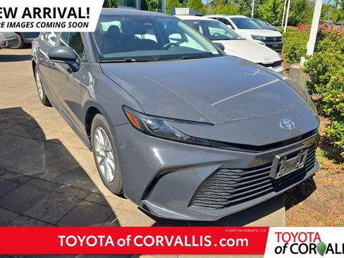 Used 2025 Toyota Camry LE FWD image 1