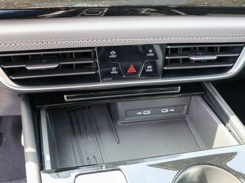 New 2025 Volkswagen Atlas Peak Edition SE image 31