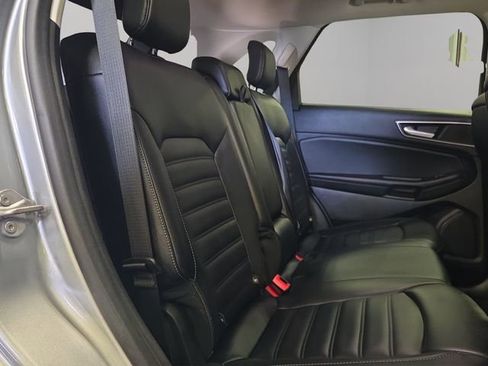 Used 2022 Ford Edge SEL image 16