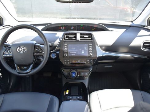 Used 2021 Toyota Prius XLE AWD/4WD image 12